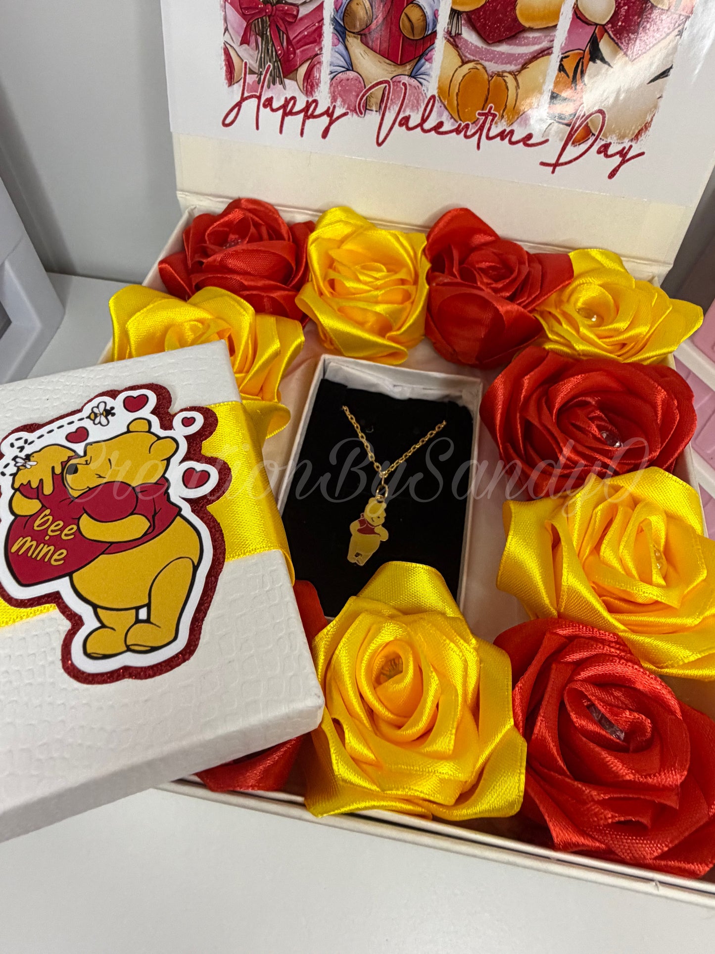 Caja de Rosas Eternas con Joyería